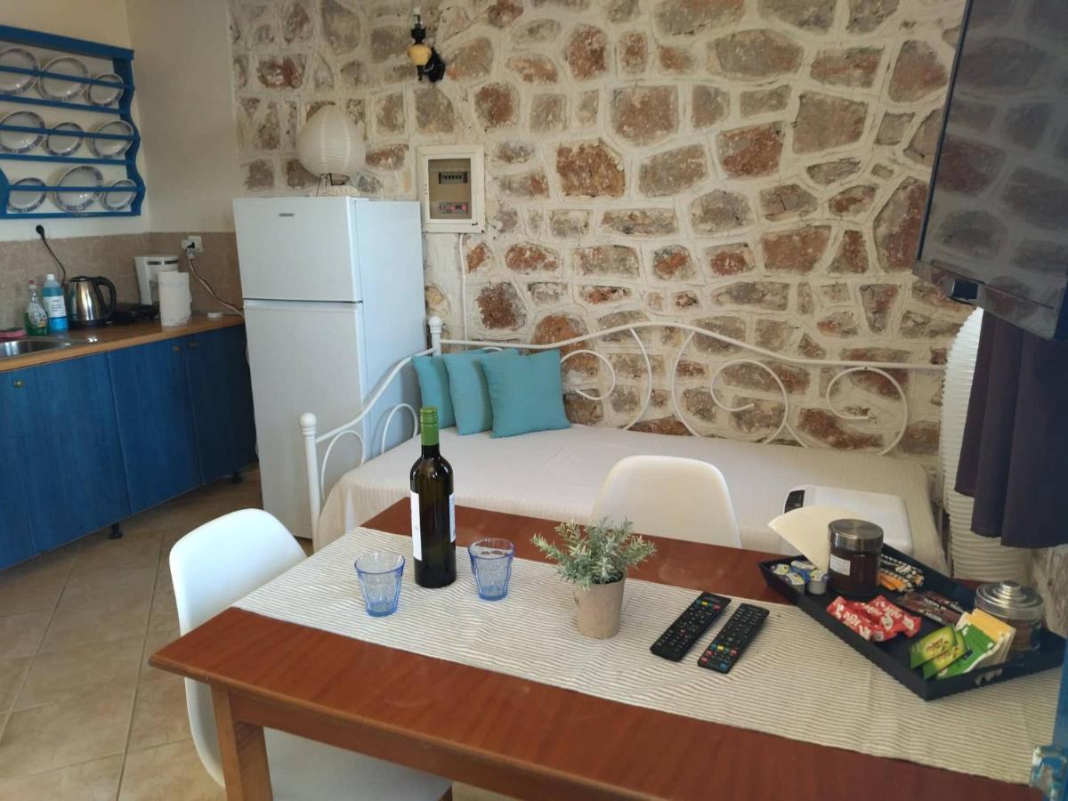 Marina Castellana Studios II Chalki Town Eksteriør bilde